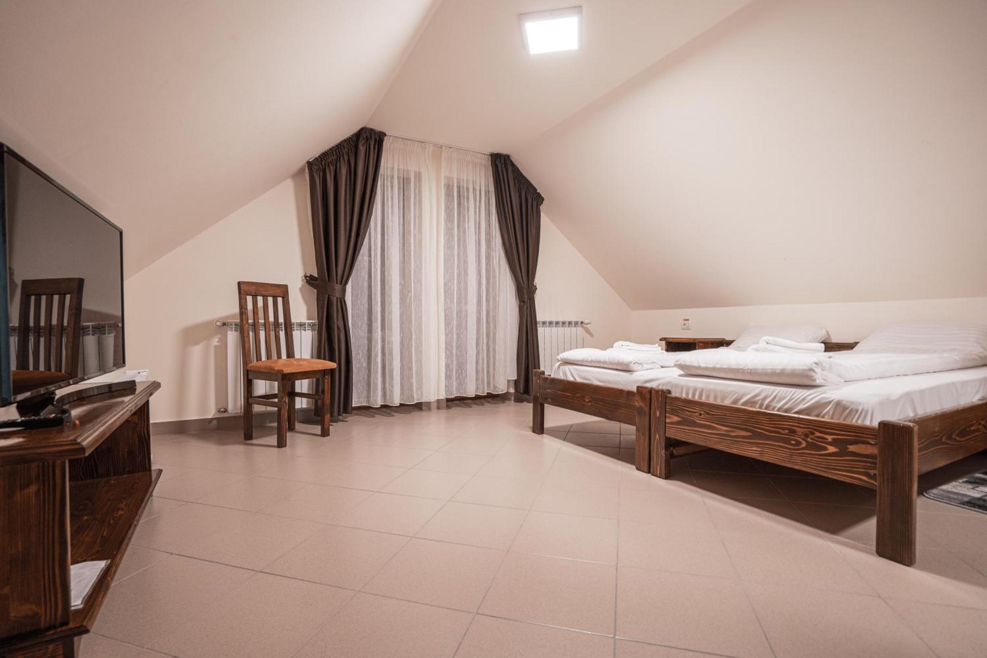Hotel Rabbit Bran Moieciu de Jos Exterior foto